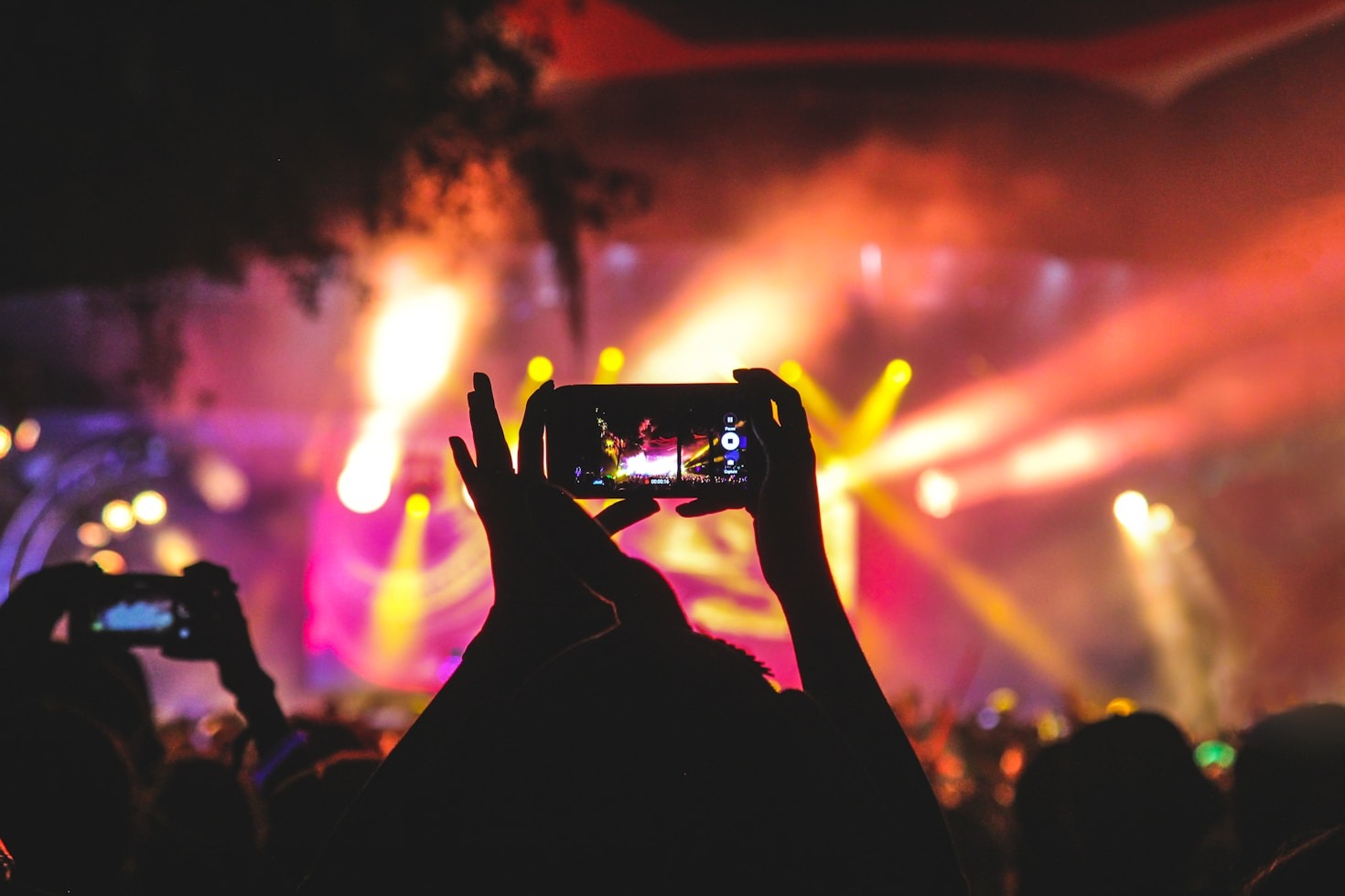 Essential Gear for Professional Stage Construction
